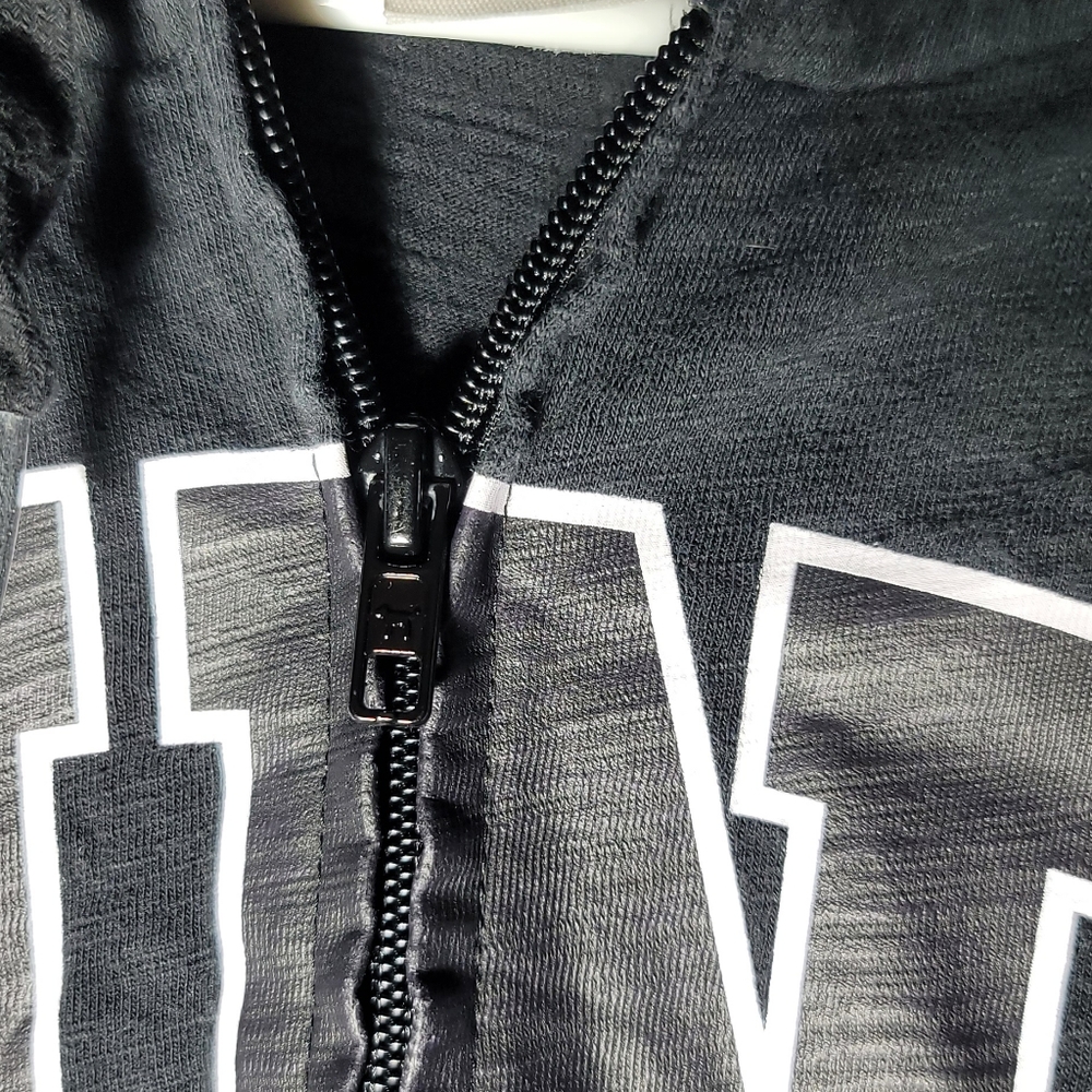 Hoddie - Picture 2 of 5